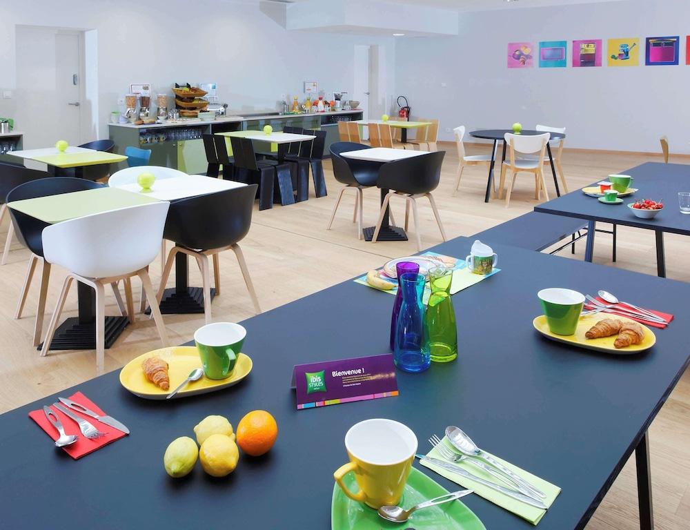 Hotel Ibis Styles Calais Centre Esterno foto