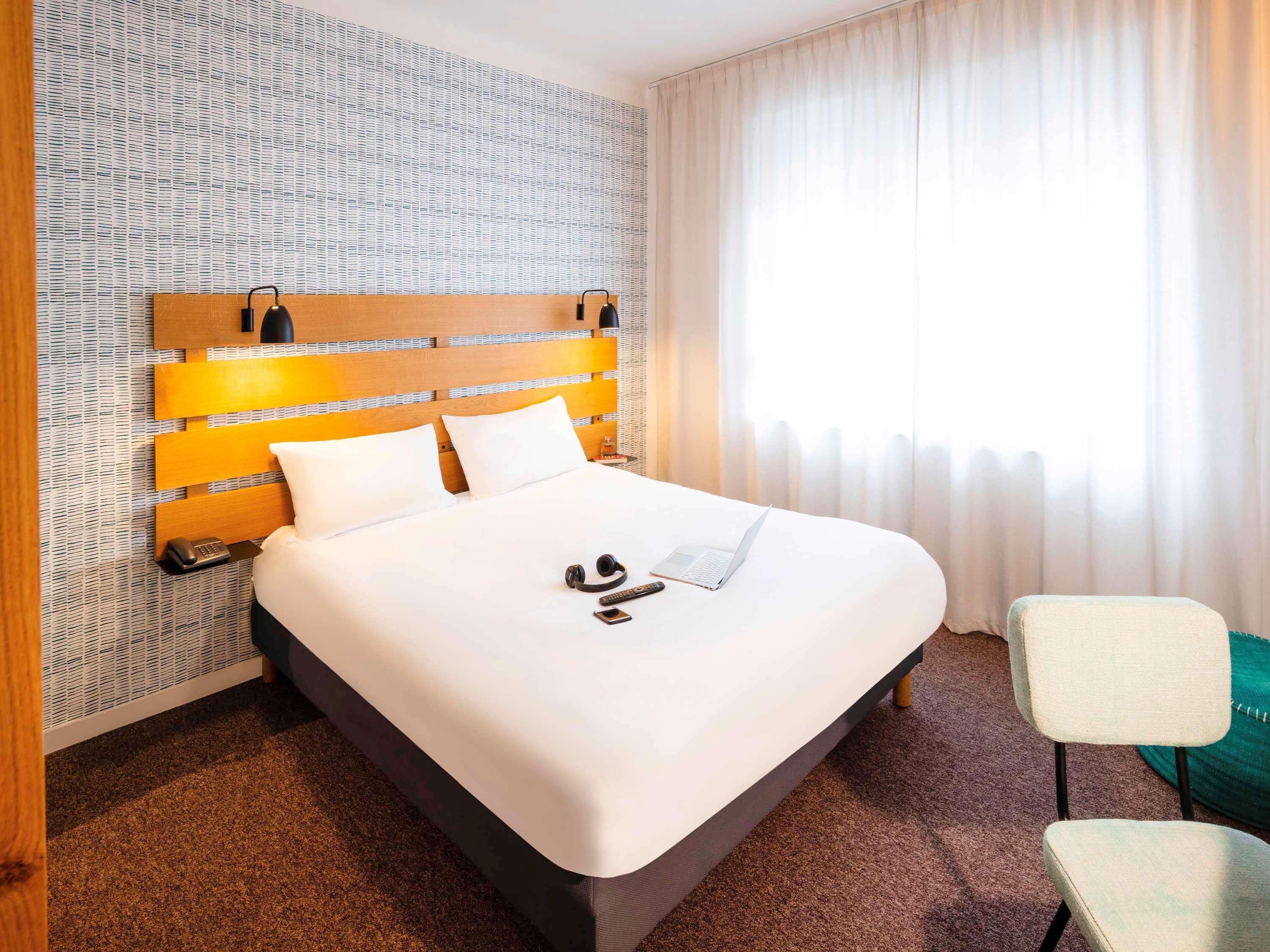 Hotel Ibis Styles Calais Centre Esterno foto