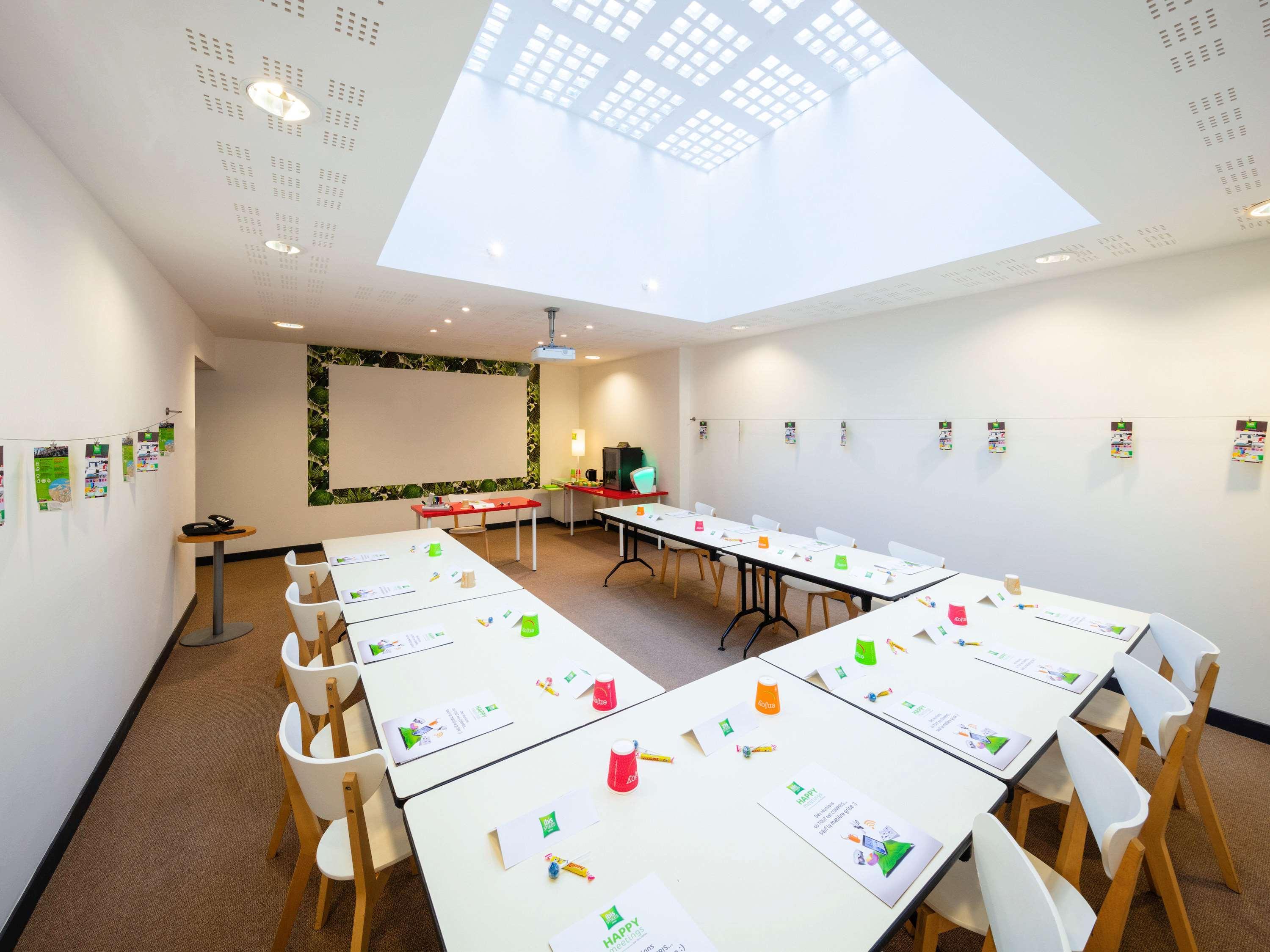 Hotel Ibis Styles Calais Centre Esterno foto