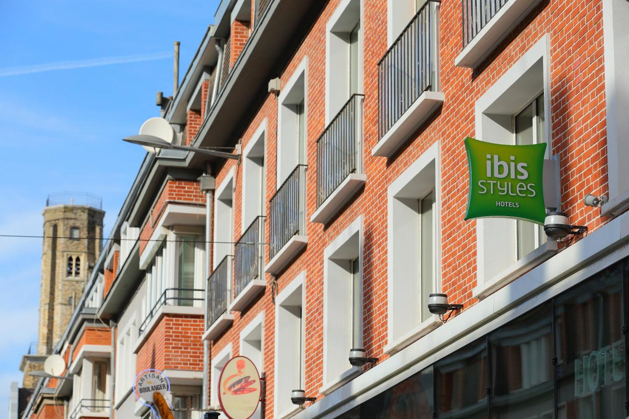 Hotel Ibis Styles Calais Centre Esterno foto