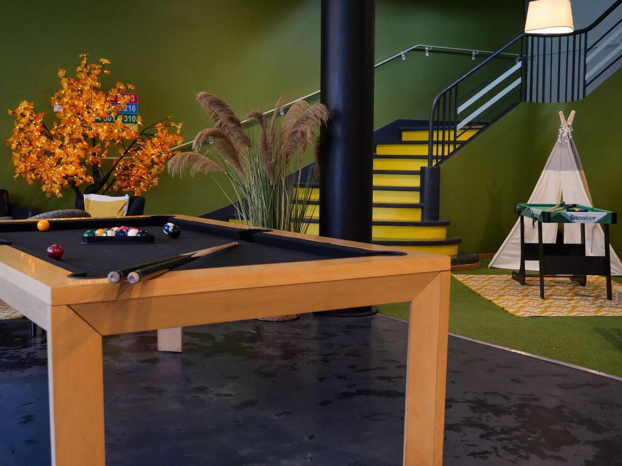 Hotel Ibis Styles Calais Centre Esterno foto