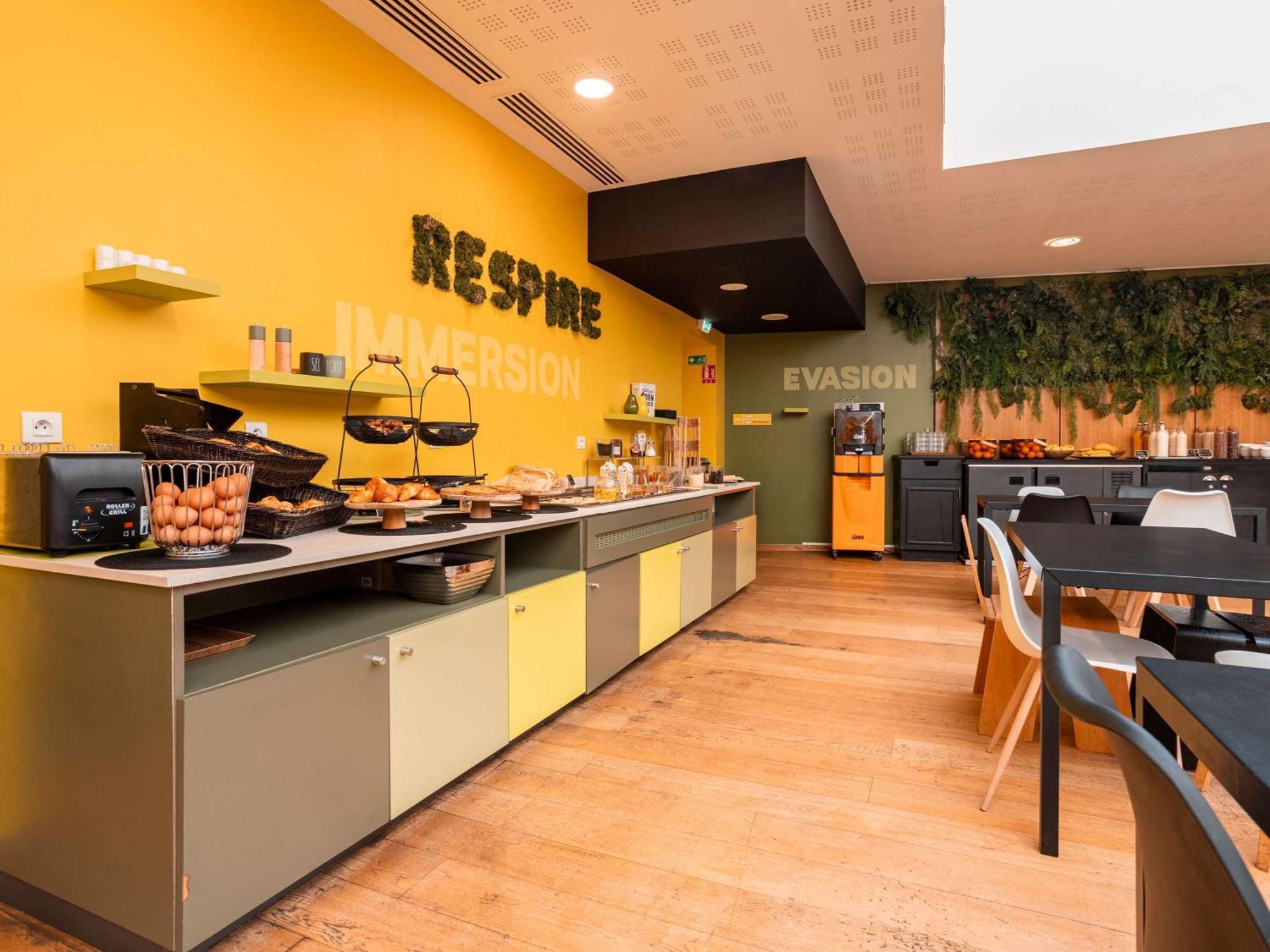 Hotel Ibis Styles Calais Centre Esterno foto