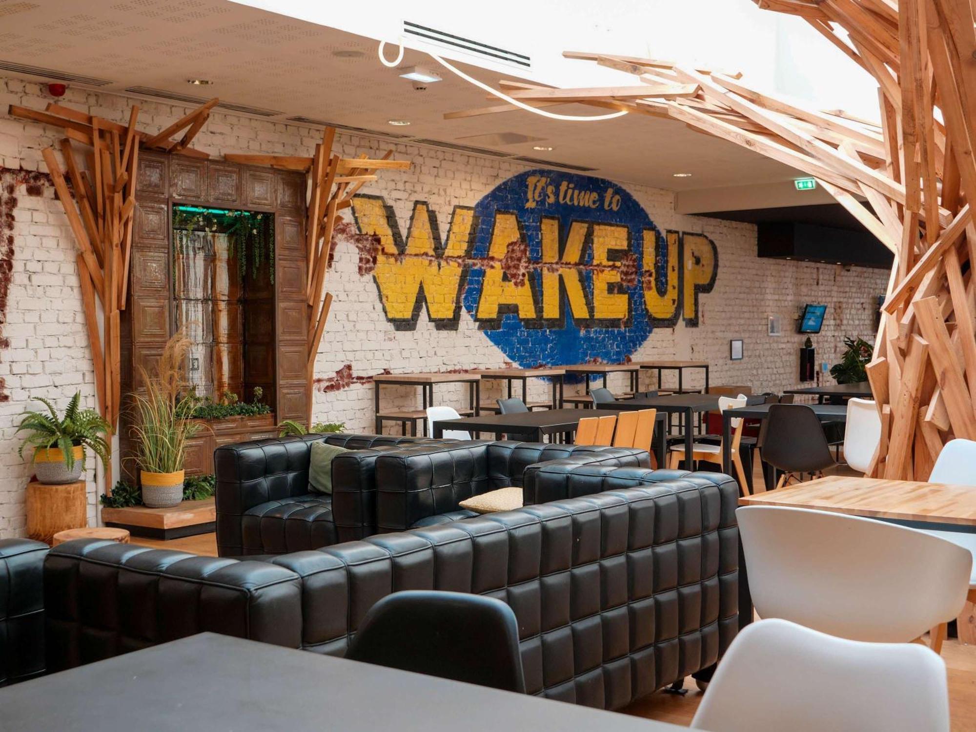 Hotel Ibis Styles Calais Centre Esterno foto