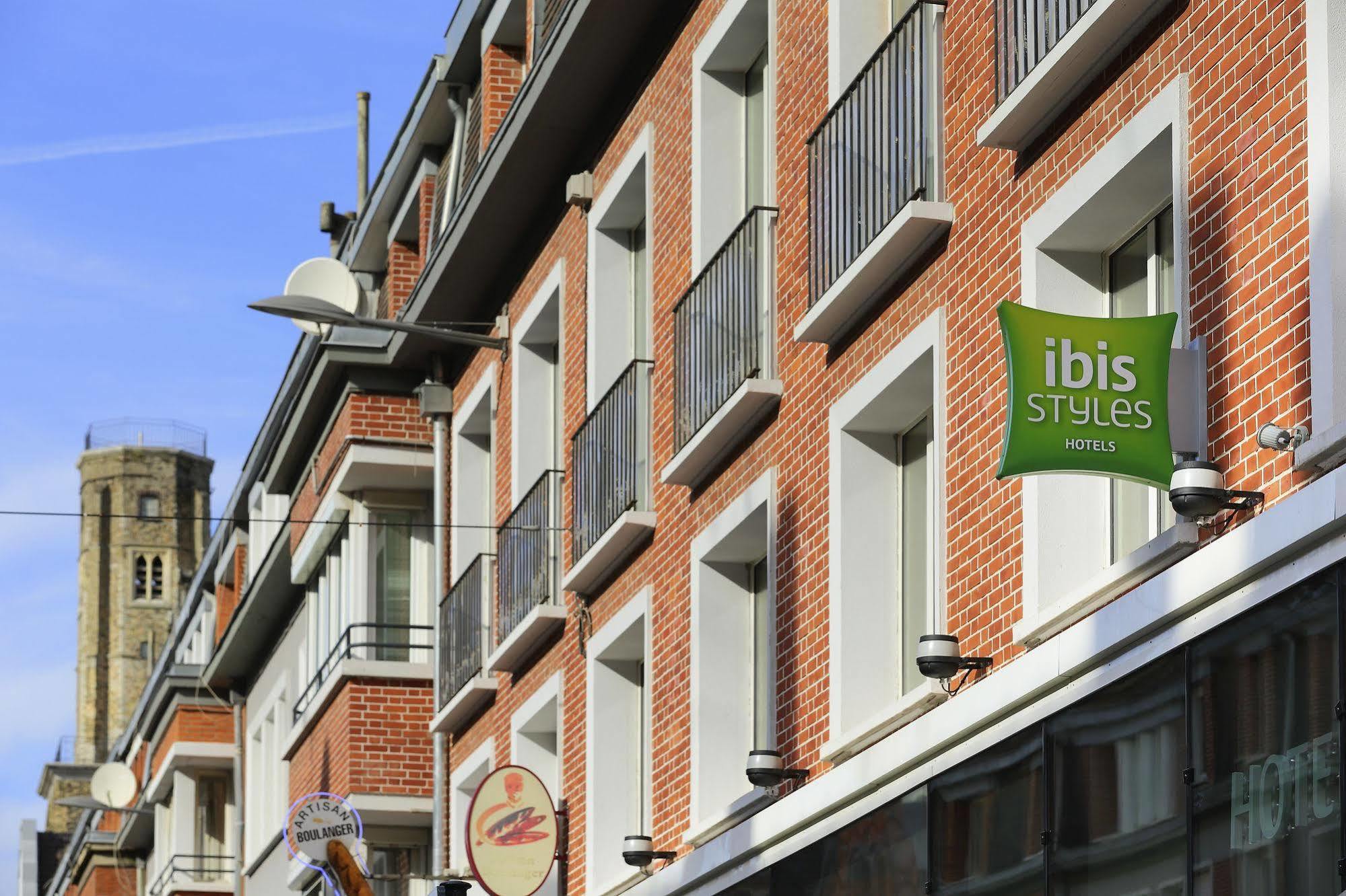 Hotel Ibis Styles Calais Centre Esterno foto